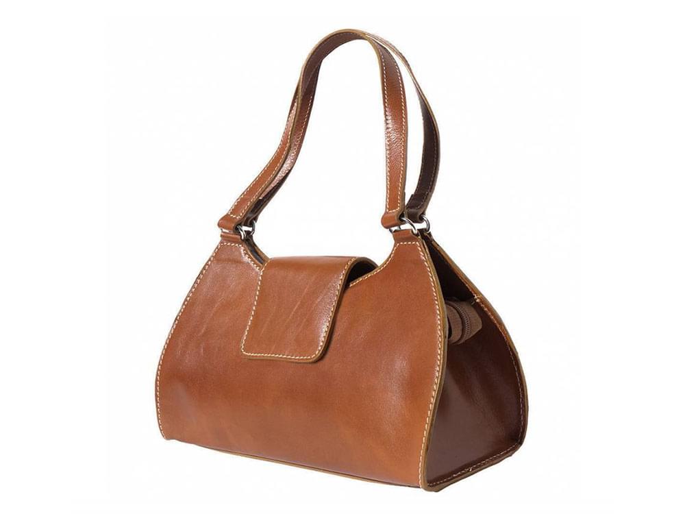 Este - elegant, feminine bag with long straps
