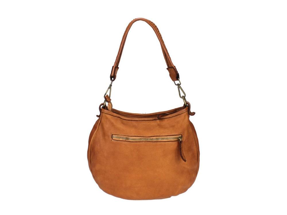 Piea (tan) - A slim, fashionable leather shoulder bag