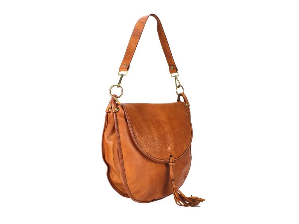 Manta (tan) - The softest leather shoulder bag you could wish for!
