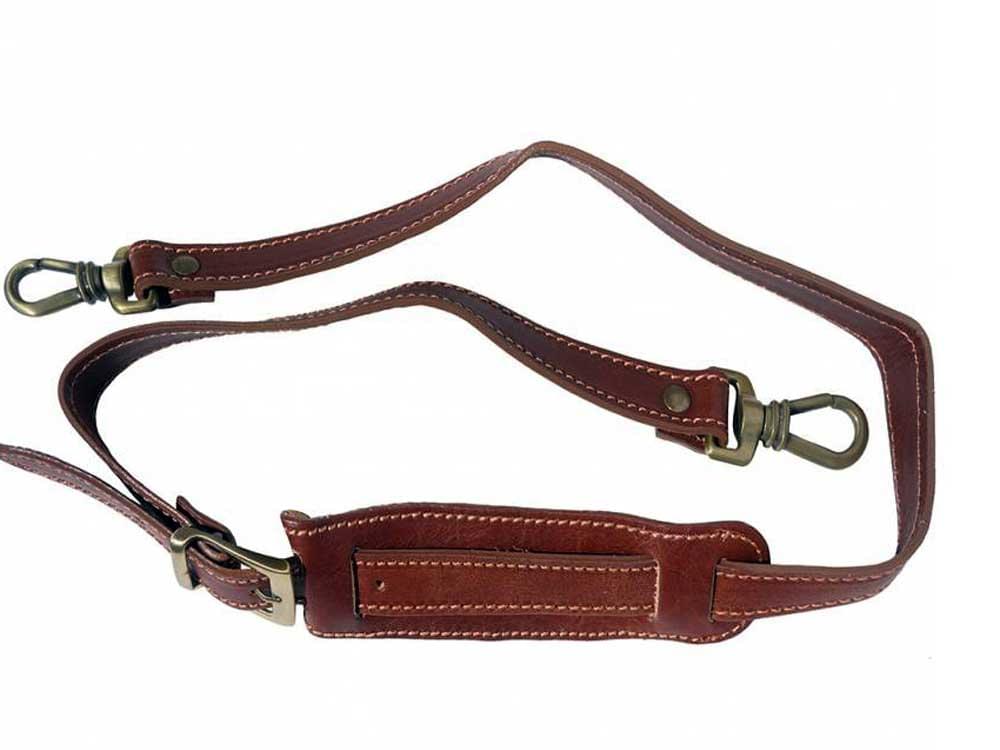 Jesi (brown) - ideal for air travel and weekends away - the detachable, fully adjustable shoulder strap