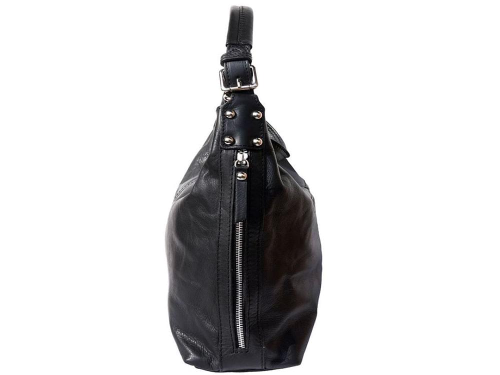 Spello (black) - Black bag made from exceptional leather
