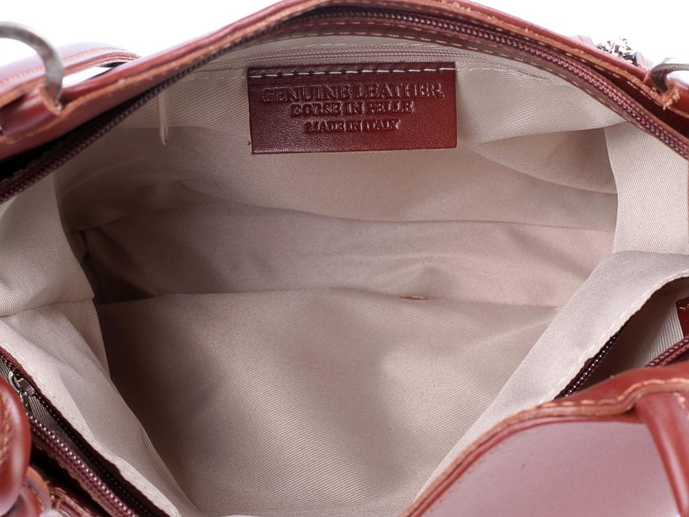 Capri - versatile handbag in rigid leather - inside