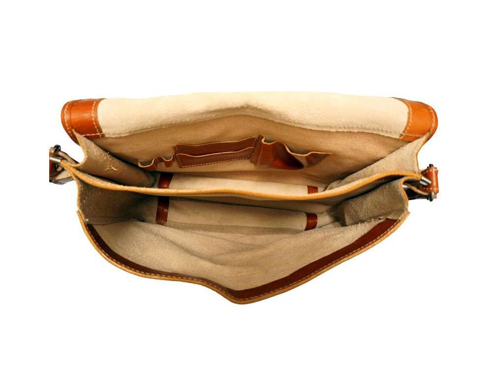 Erice - large, roomy messenger bag - showing inside