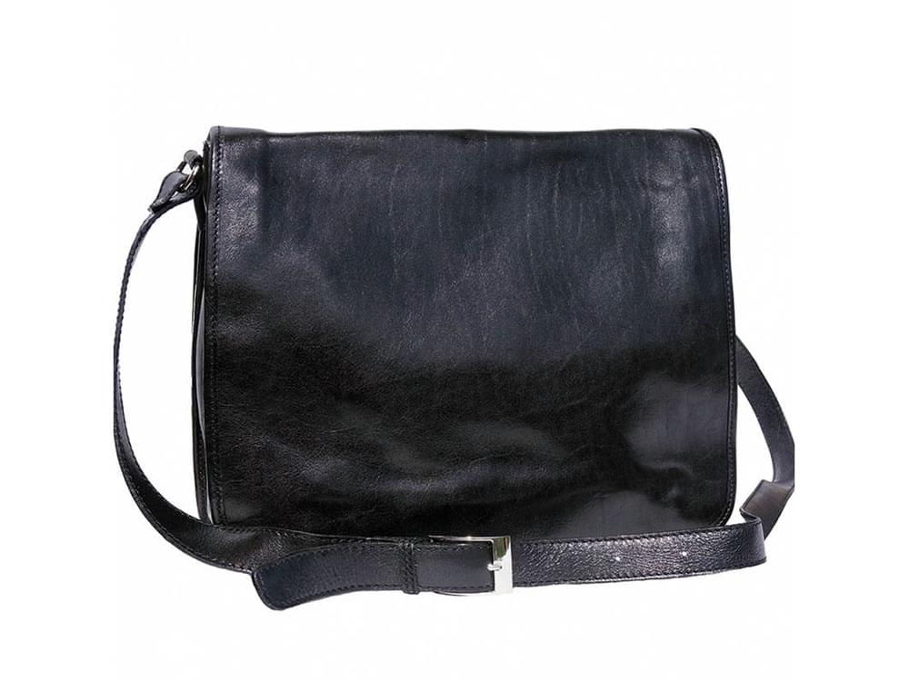 Erice - large, roomy messenger bag - front view
