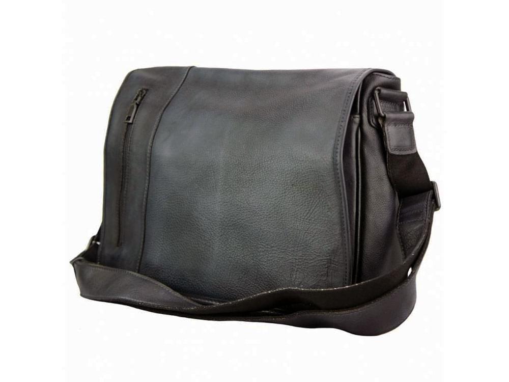 Noto (black) - Stylish vintage leather messenger bag