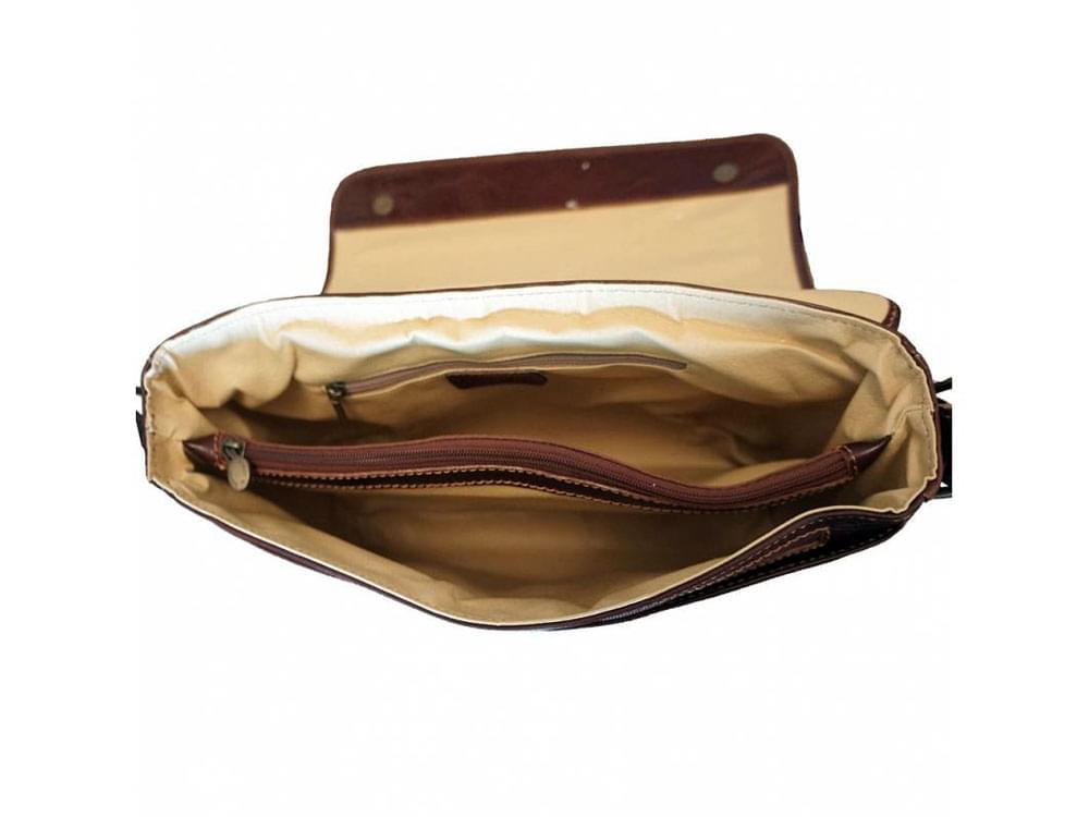 Ofena (brown) - Large, smart messenger bag
