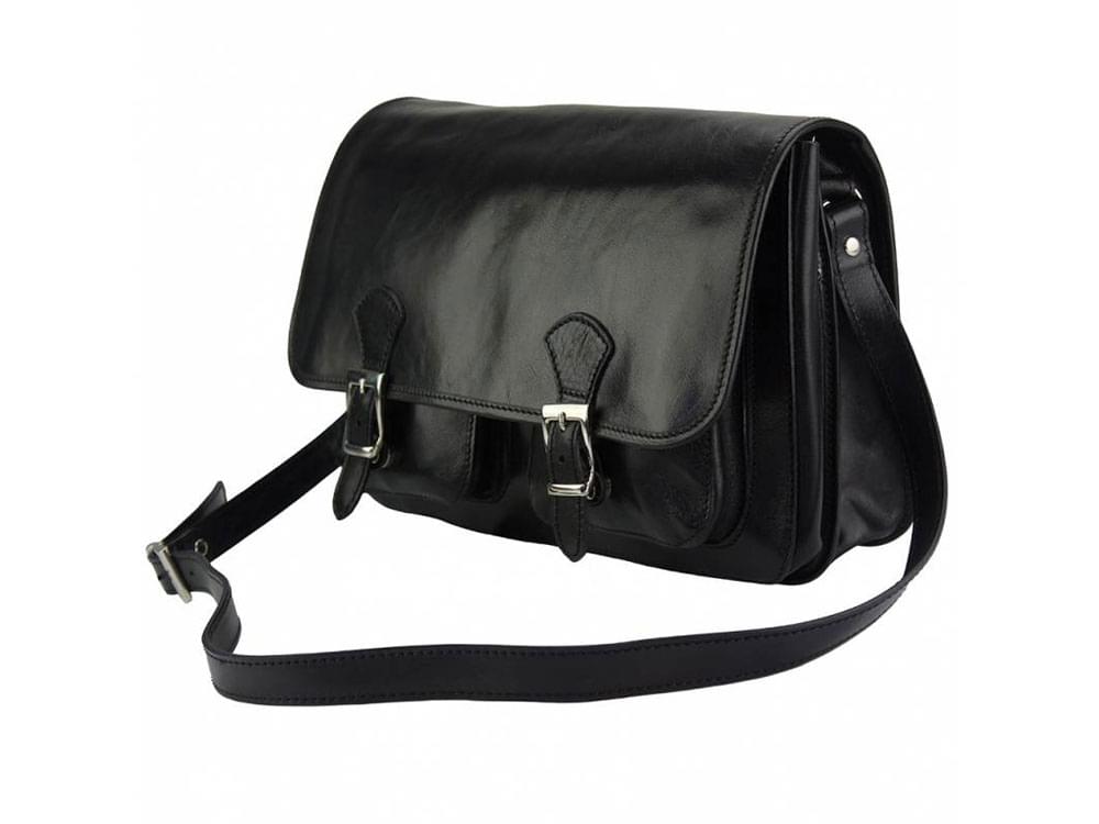 Vasto (black) - Large, elegant messenger bag