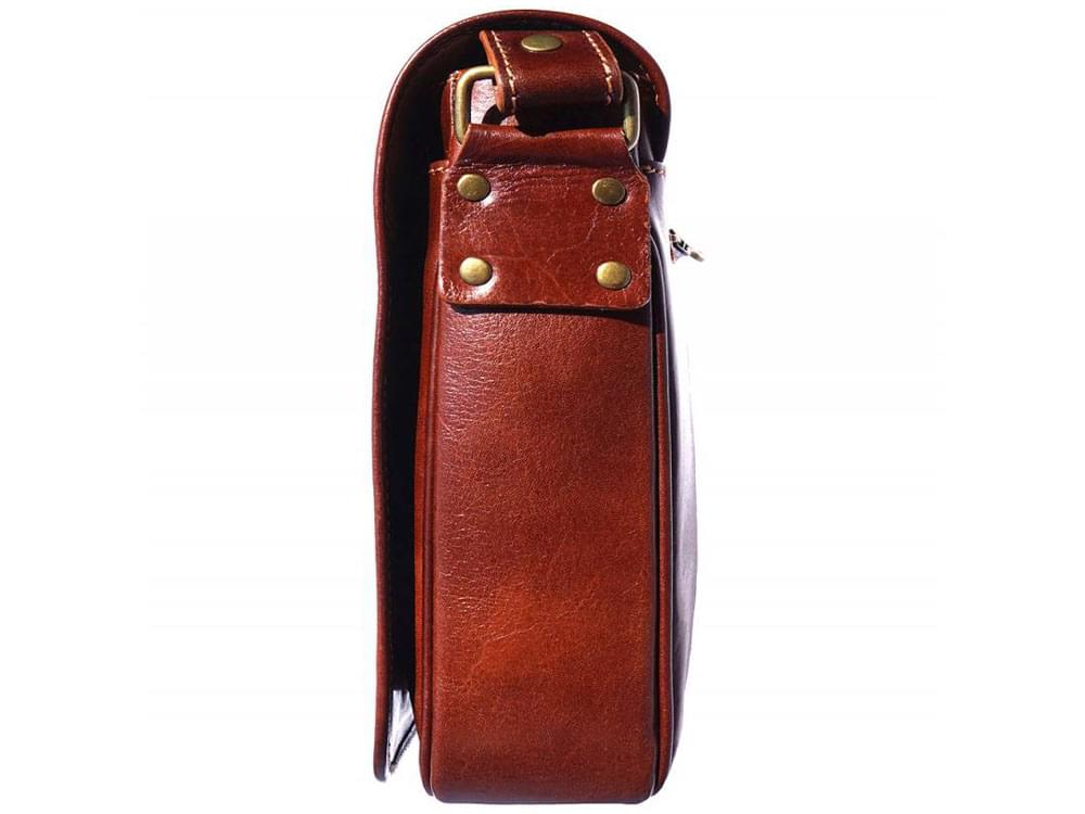 Nerola, Italian leather handmade messenger bag - side view