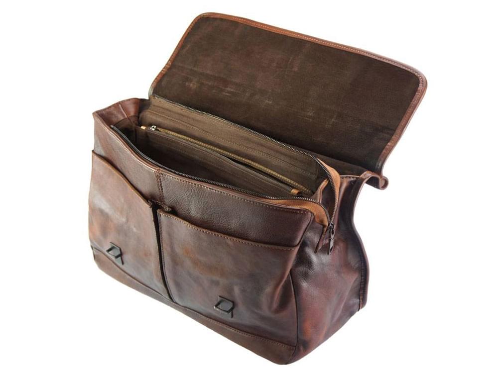 legant, feminine, vintage leather bag - showing inside